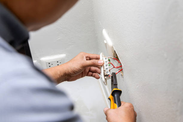 Best Circuit Breaker Repair  in Hebron, NE